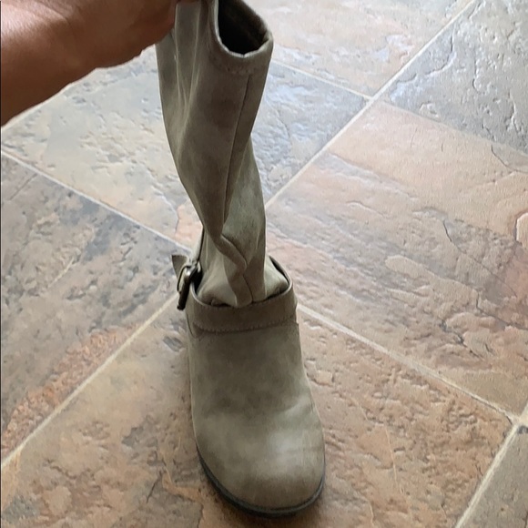 Boots - Picture 4 of 4